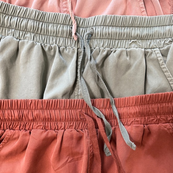 Universal Thread high rise relaxed fit shorts size small - Picture 2 of 10